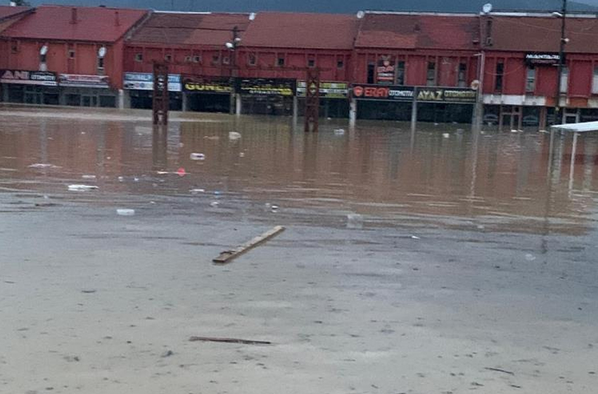 Sel felaketinin yaşandığı Zonguldak'ta hastaneleri su bastı