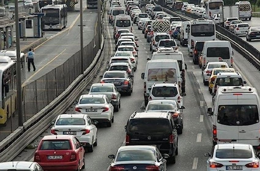 İstanbul trafiği bildiğiniz gibi! Pazartesi geleneği...