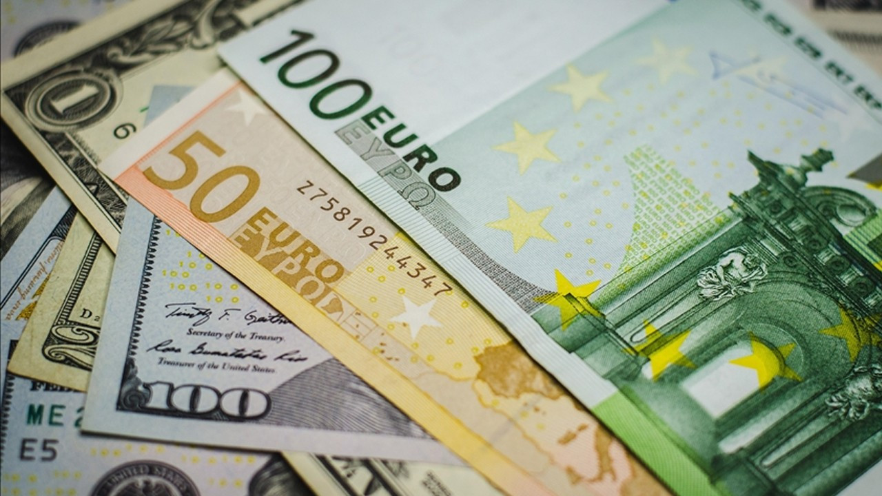 Yeni rekor: Dolar ve euro haftanın son gününe böyle başladı