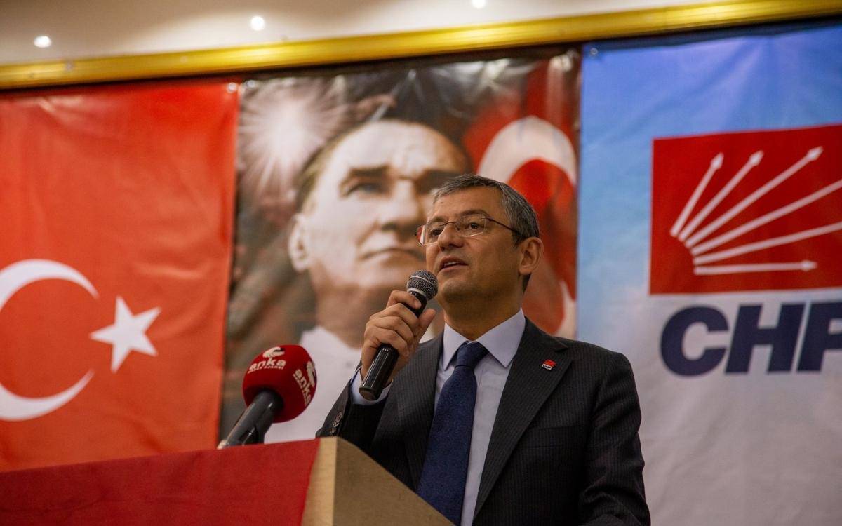 Özgür Özel partisinin ana sloganına itiraz etti: Ne demek herkes için CHP?