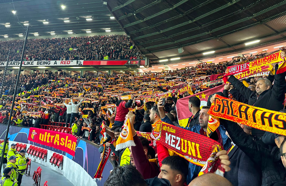 Galatasaray taraftarı Old Trafford’un dört bir yanına nasıl sızdı: İşte ilk bulgular