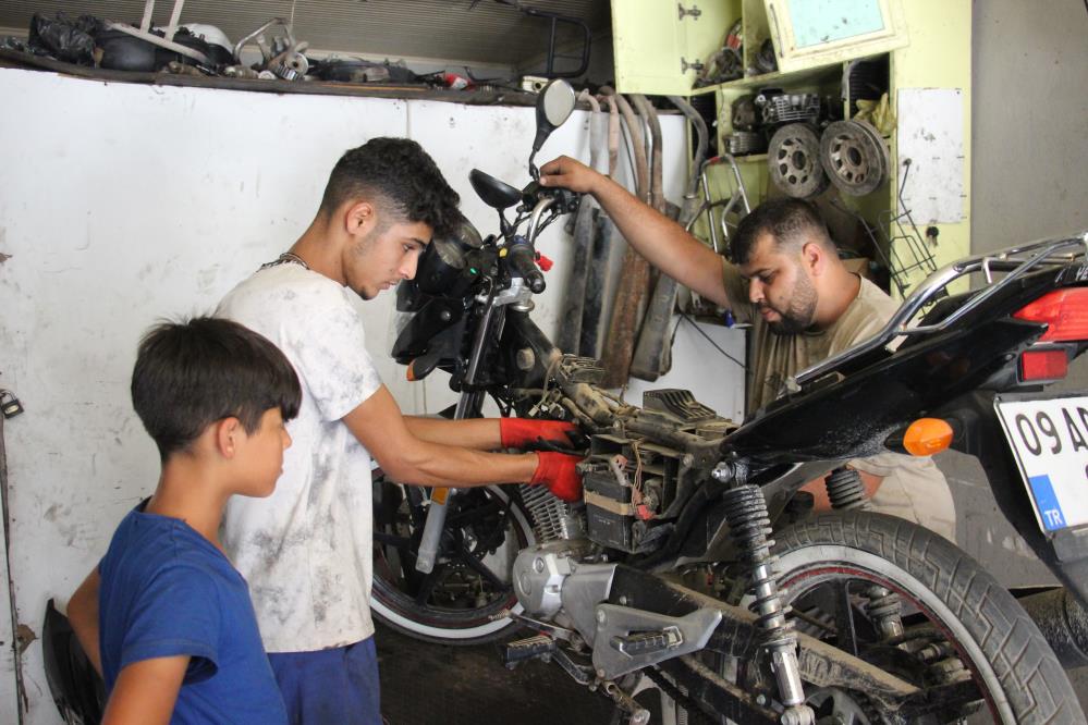 Merakı mesleği oldu: Mahallede motosiklet bol, bizde de iş