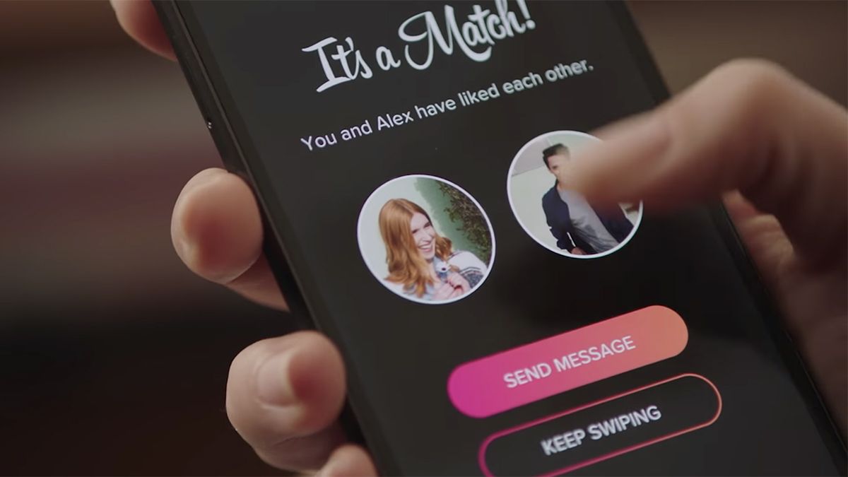 Tinder'a çöpçatanlık özelliği geliyor: 'Bence bi görüşün' diyebileceksiniz