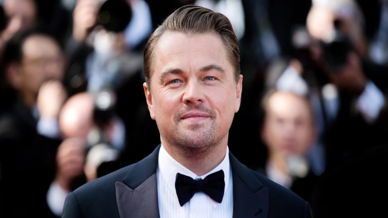 DiCaprio'nun poposunu ellerken yakalandı!