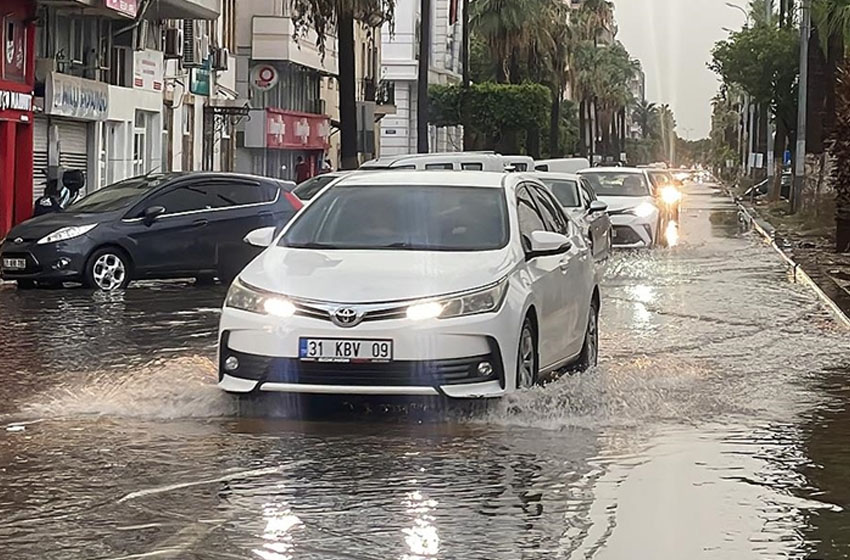 Hatay ve Kahramanmaraş'ın bazı ilçeleri ile Osmaniye için kuvvetli yağış uyarısı