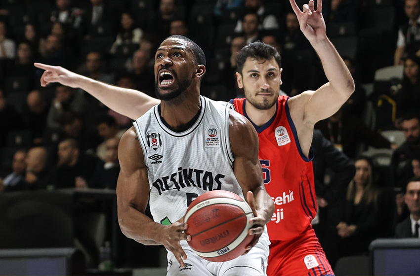 Beşiktaş Emlakjet yarı finalde!