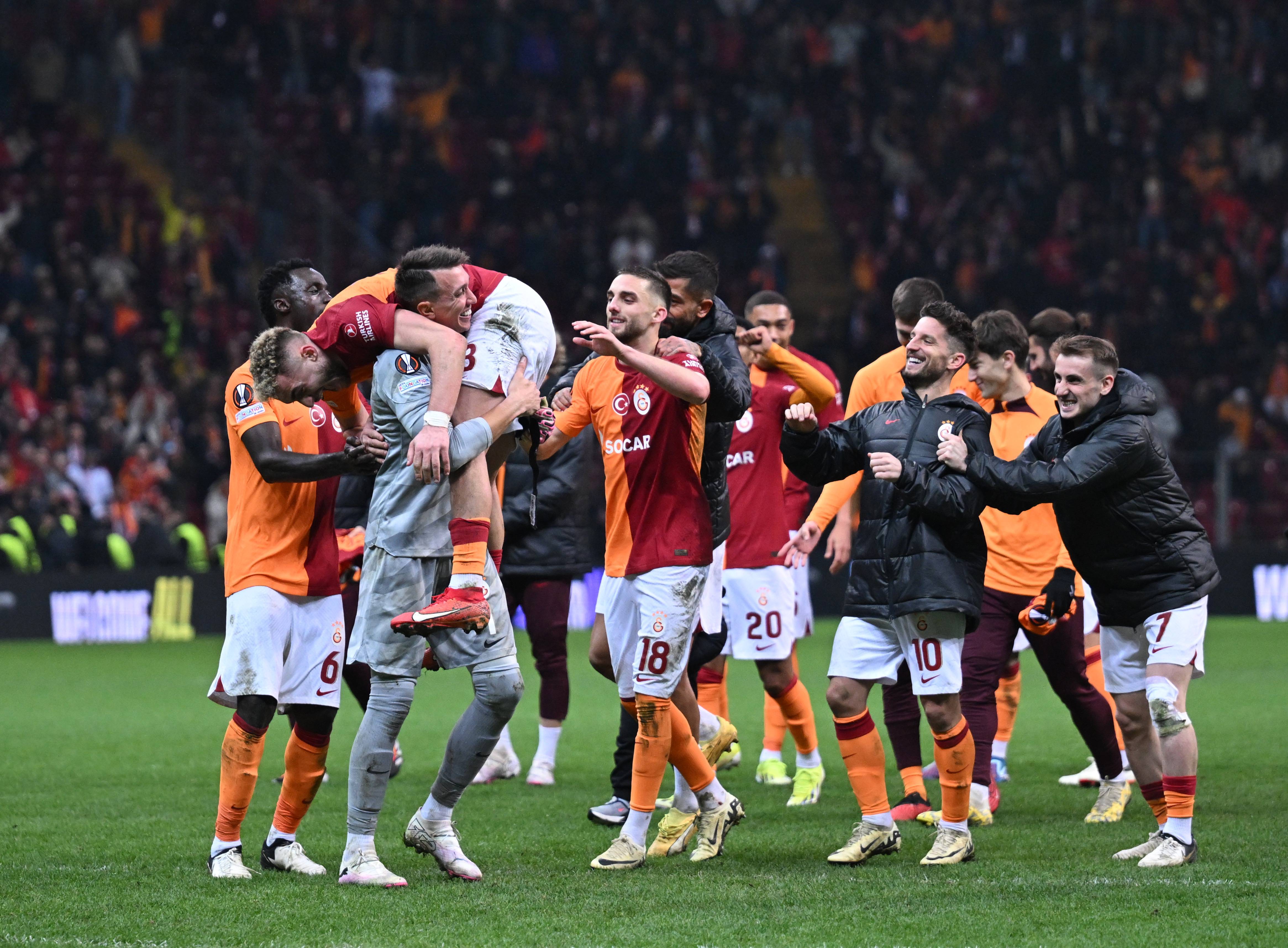 Galatasaray’a beraberlik dahi yetiyor!