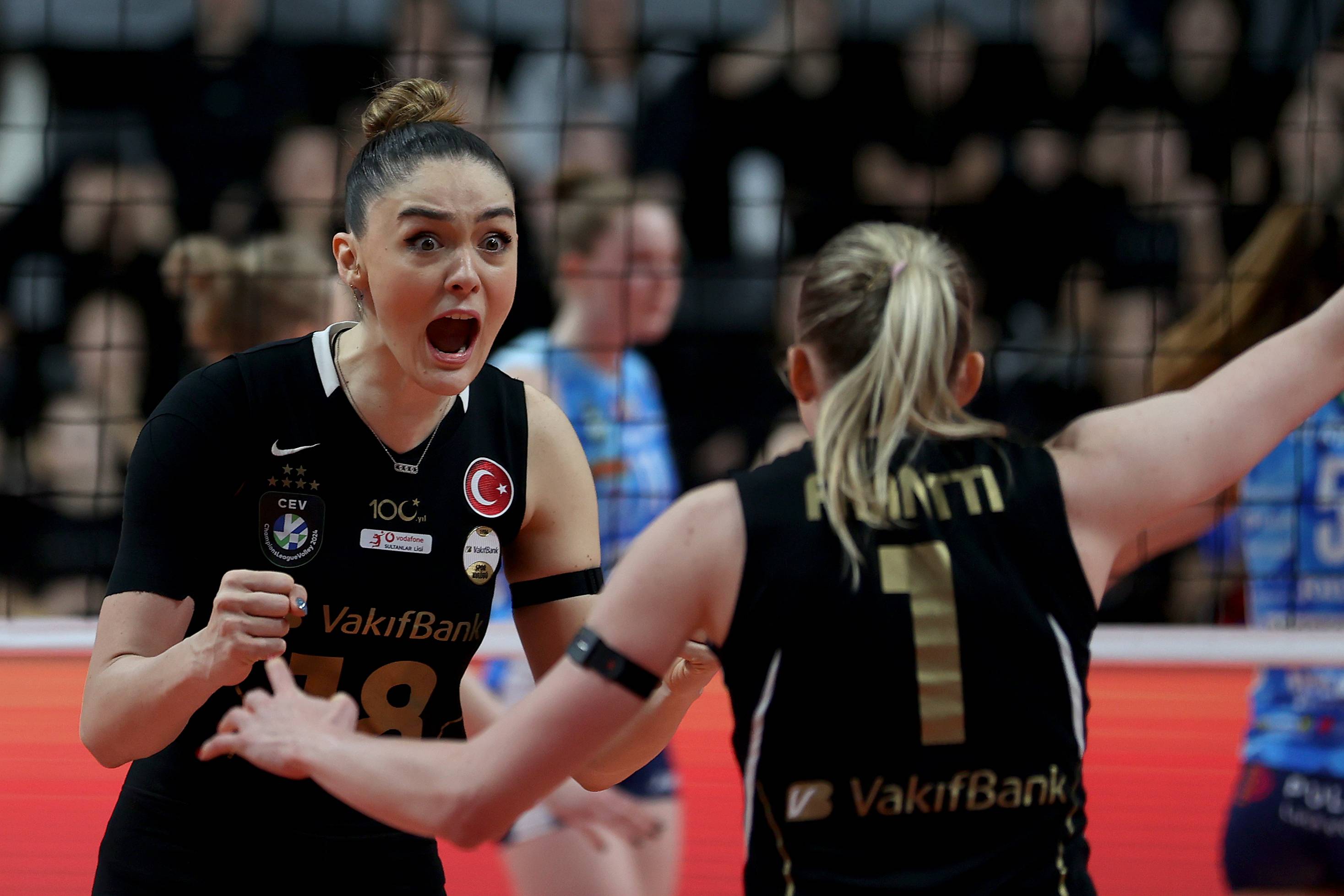 Zehra Güneş İtalyanları durduramadı! Vakıfbank eleniyor mu?