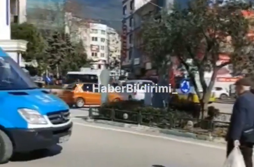 AK Parti aracının önünü kesti, demediğini bırakmadı