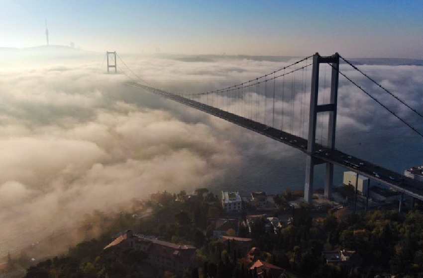 Sis İstanbul Boğazı'nı kaybetti! İşte o görüntüler