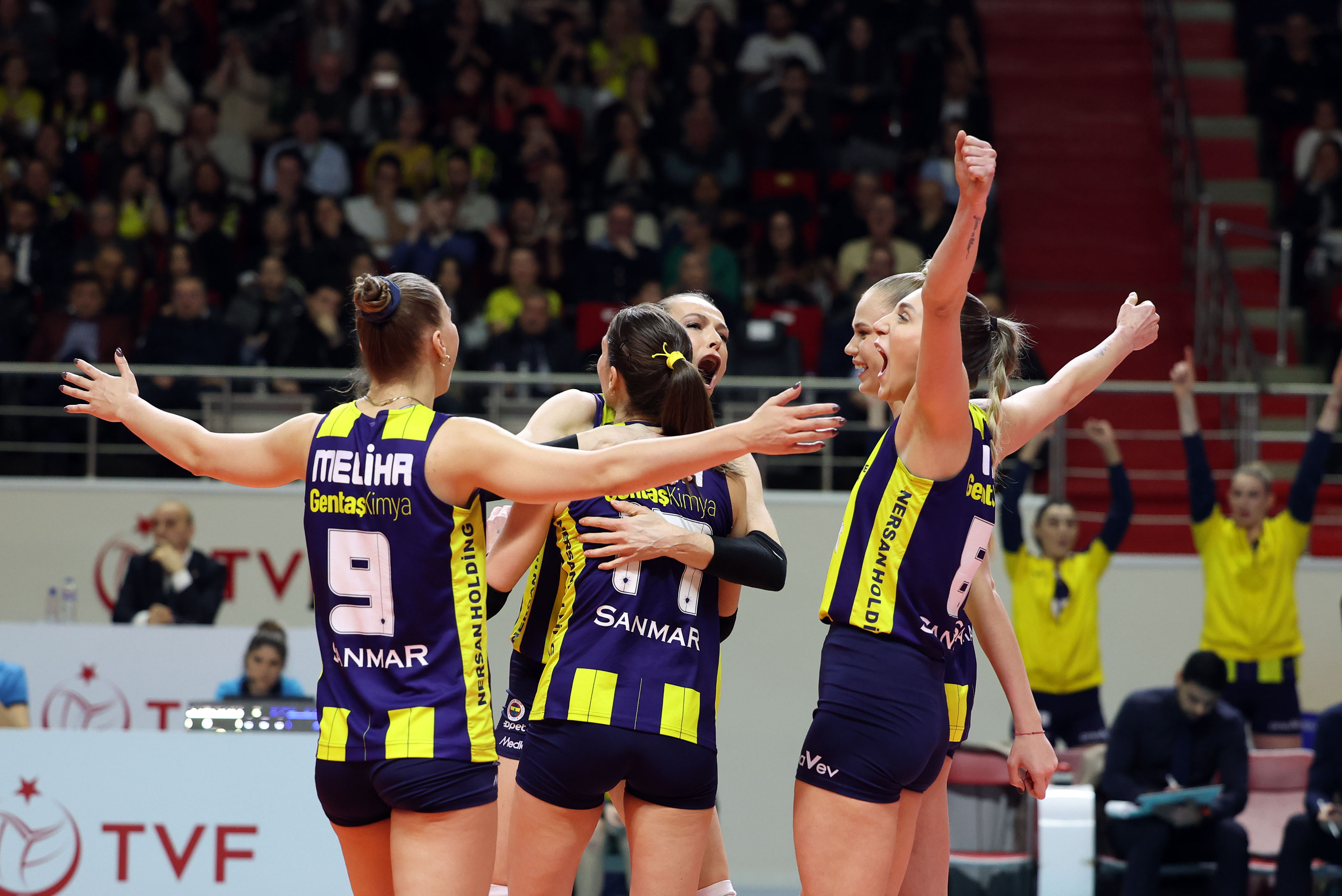 Zehra Güneş yine kaybetti! Güzellerin savaşını Arina kazandı