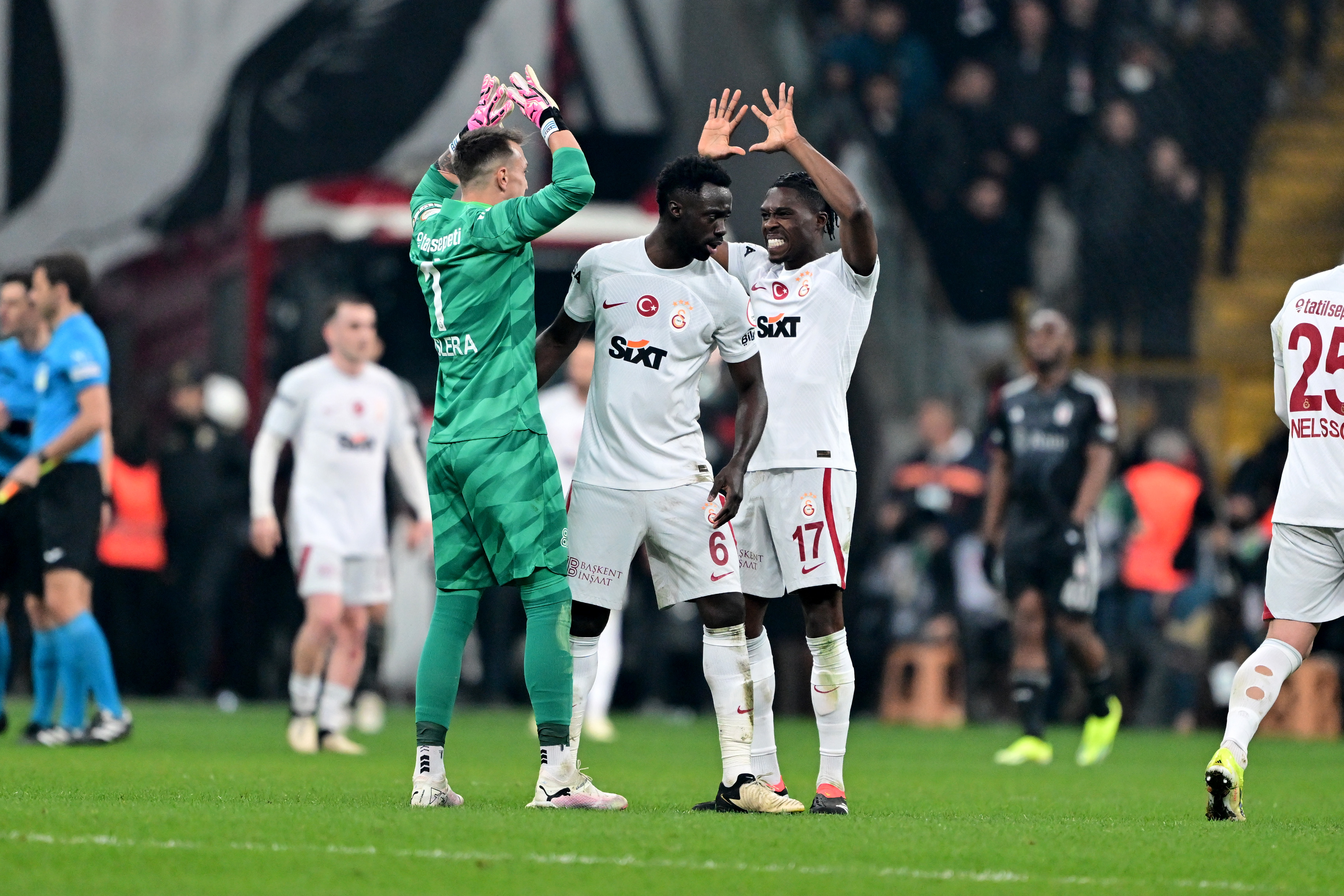 SON DAKİKA! Galatasaray kaptı kaçtı