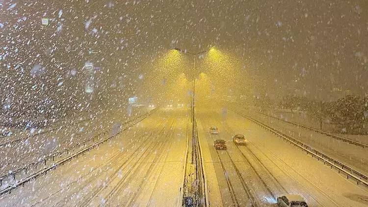 Meteoroloji saat verdi! Kar yağışı uyarısı, kuvvetli olacak