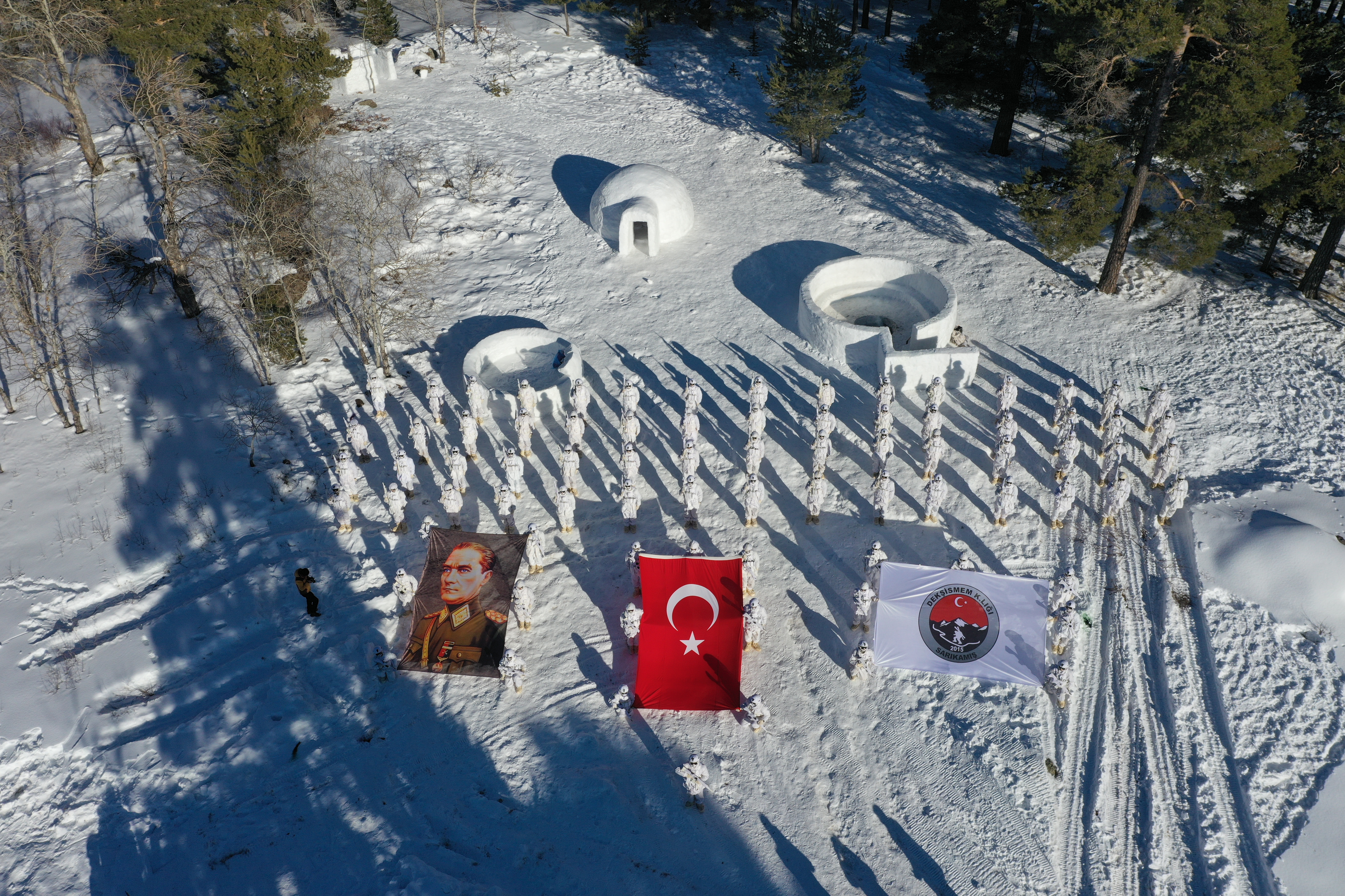 Mehmetçik karlara da, dağlara da hükmediyor!