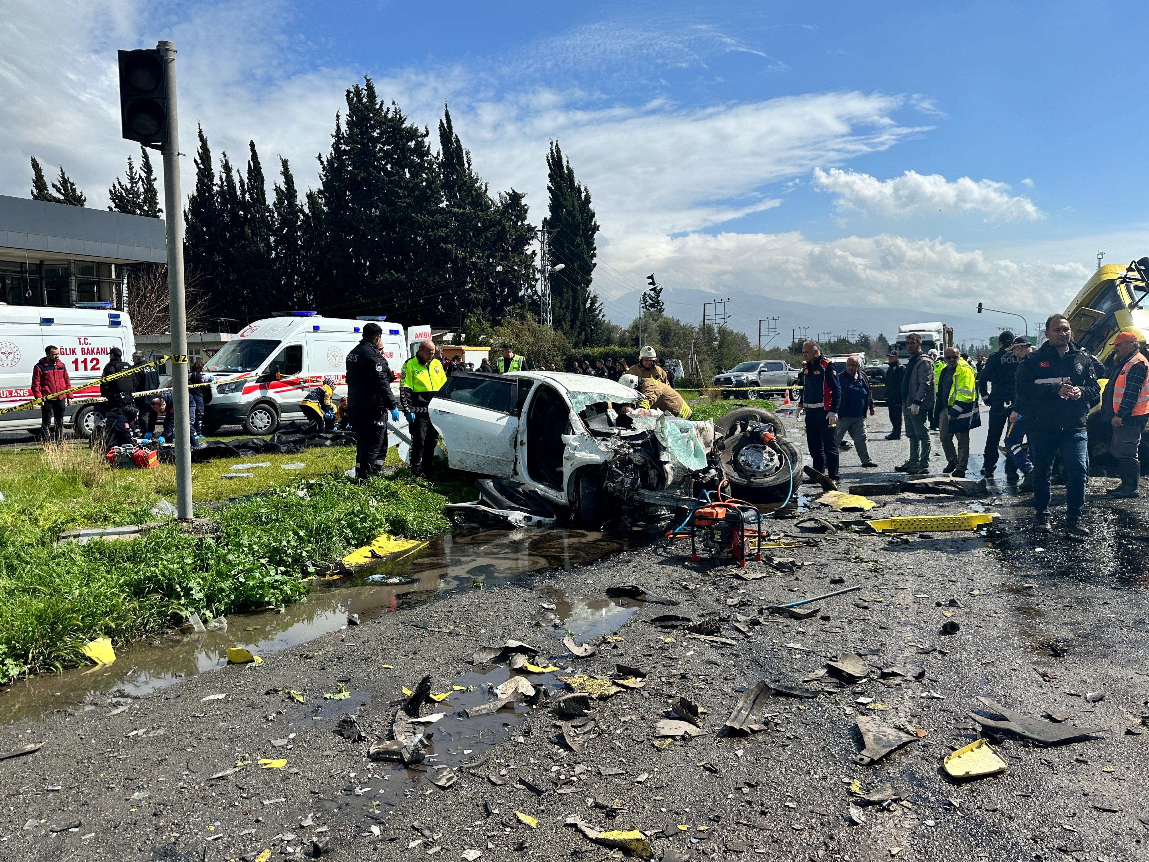 SON DAKİKA! Resmen TIR katliamı! 6 ölü, 1 yaralı!