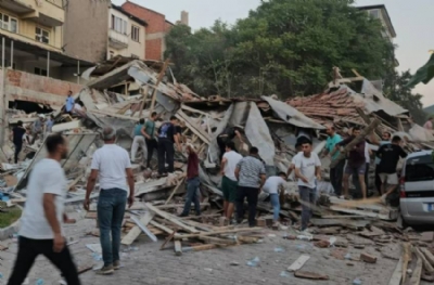Balıkesir 6.1 ile sallandı