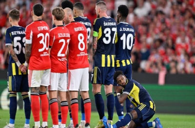 Kerem attı, Fener yıkıldı