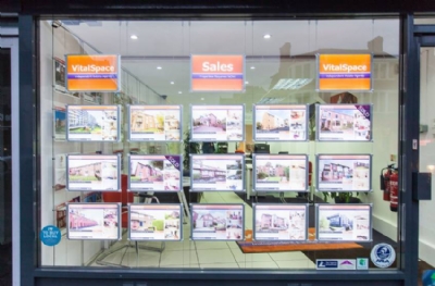 EMLAKÇILAR YENİ VERGİ DÜZENLEMESİNE TEPKİLİ: “KEPENK İNDİREBİLİRİZ”