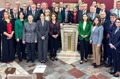 Meclis'te CHP'li vekiller 'emekli aylığı' nöbeti başlattı: 39 bin TL için bastırıyorlar