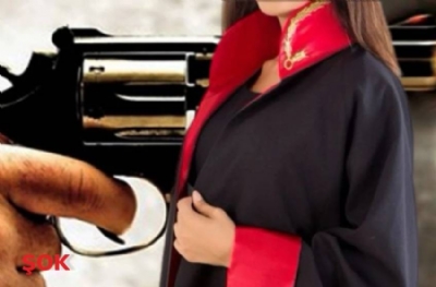 Savcı, kadın hakimi duruşma sırasında vurdu