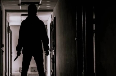 Futbolcu soyunma odasında bıçaklandı