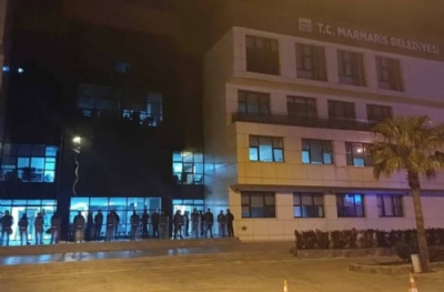 Marmaris Belediyesi'ne gece yarısı operasyonu: 3 kişi gözaltına alındı