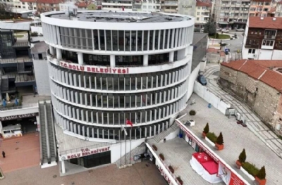 Bolu Belediyesi'ne şafak operasyonu