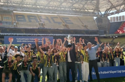 Sahadaki Şampiyon Savaşçılar: Fenerbahçe’nin Futbolcu Kadınları
