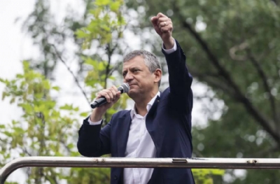 Özgür Özel, “Biz seçilmiş CHP’yiz, iktidar yürüyüşümüzden vazgeçmeyeceğiz”
