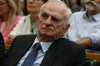 70 senedir CHP'deydi! Önder Sav da istifa etti