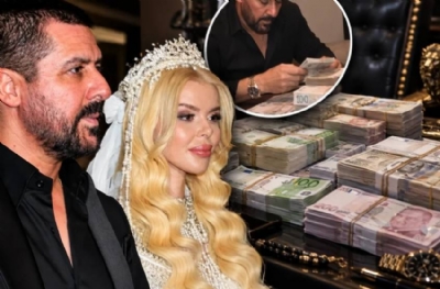 'Vanlı Kara Haydar'ın önünde balya balya döviz