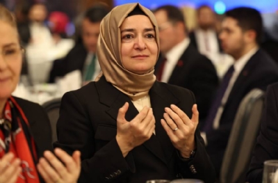 Fatma Betül Sayan Kaya görevinden affını istedi