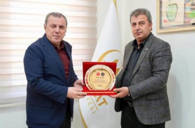 Eğitim Gönüllüsü Ve İş İnsanı Rıfat Batı’dan Memleketine Çifte Yatırım