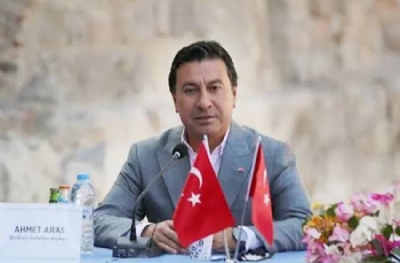 Ahmet Aras CHP'den istifa ettiğini açıkladı. 