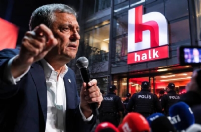 Özgür Özel:'Halk TV yakanlardan değil, yananlardan taraftı!'
